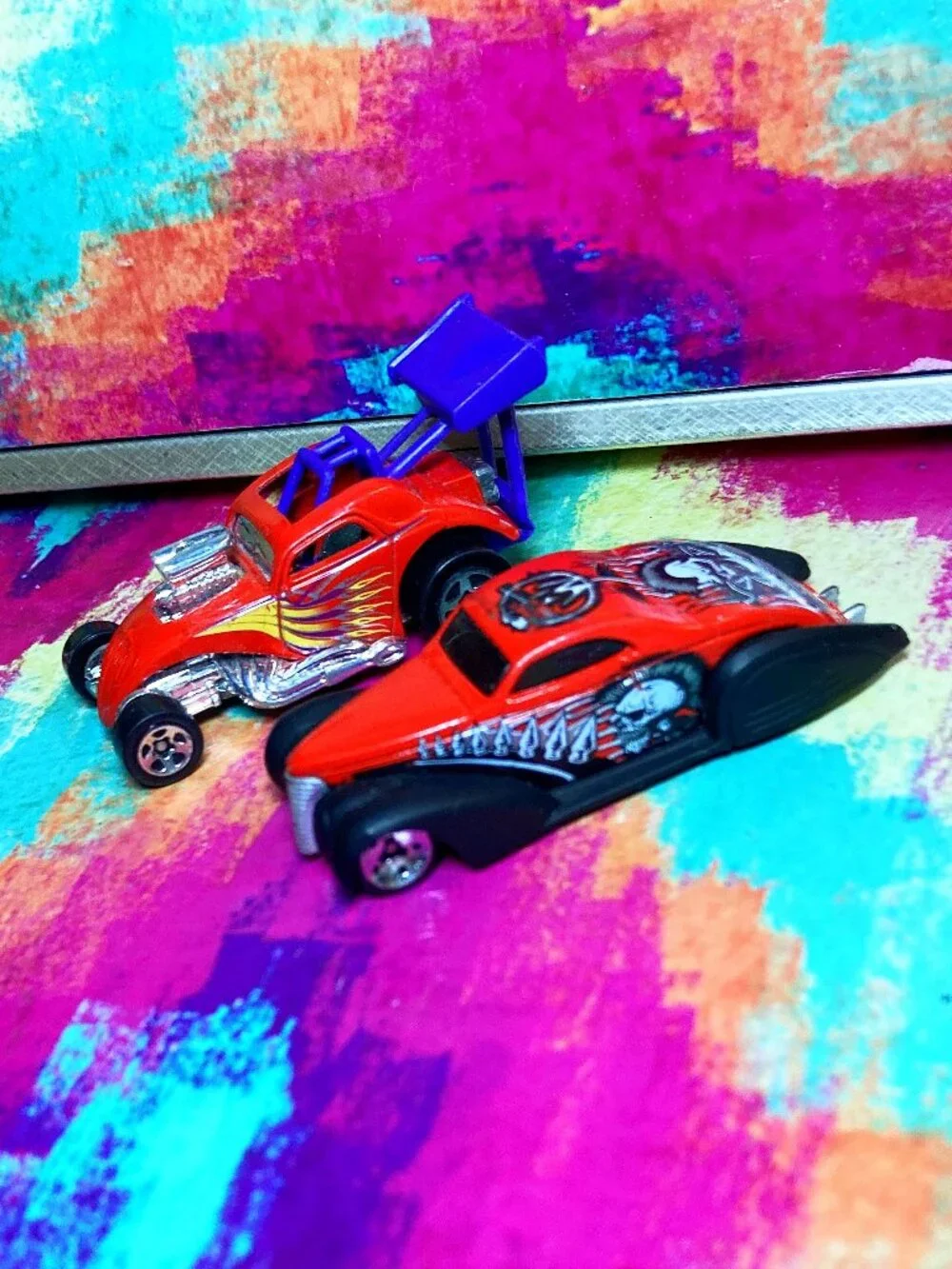 (2) TOY CARS HOT WHEELS! COLLECTIBLES -- Skull Swoop Coupe 04' / Fiat 500C 99'